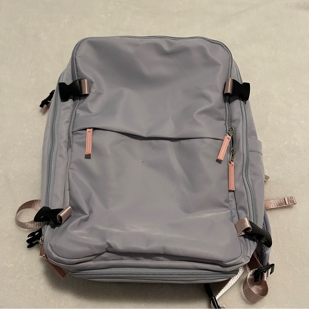 Travel Backpack with shoe compartment and several pockets
